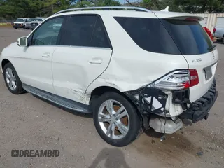 2013 Mercedes-Benz M 350 with VIN 4JGDA5HB8DA162911, listed as a IAAI auction lot 42093884 with 56,177 mi miles and . Bid and sale history available at DreamBid. Image 3.