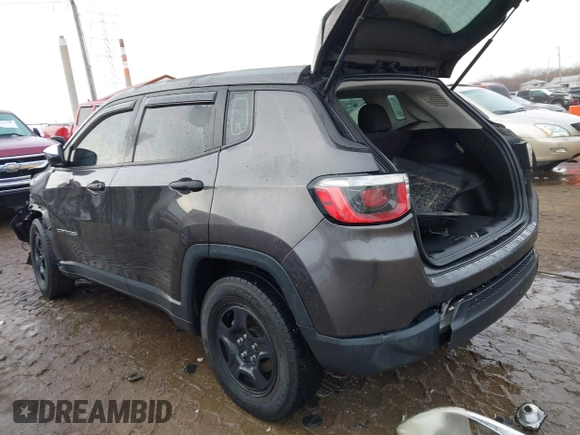 2018 Jeep Compass Sport z VIN 3C4NJCAB6JT251064, wystawiony jako IAAI lot #41457953 z przebiegiem 64 905 mil mil oraz . Historia ofert i sprzedaży dostępna na DreamBid. Obrazek 3.