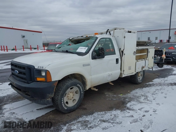 2006 Ford F-350 XL z VIN 1FDSF34506EA60799, wystawiony jako IAAI lot #41407388 z przebiegiem 156 101 mil mil oraz . Historia ofert i sprzedaży dostępna na DreamBid. Obrazek 2.