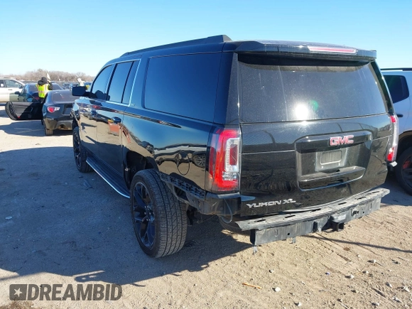 2019 GMC Yukon XL SLT with VIN 1GKS1GKC3KR380153, listed as a IAAI auction lot 41360225 with 152,304 mi miles. Bid and sale history available at carsss.com. Image 3.