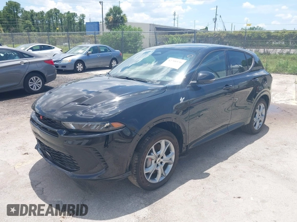 2024 Dodge Hornet R/T с VIN ZACPDFCW6R3A35730, выставлен на аукционе IAAI как лот 42708536 с пробегом 23 026 миль миль и . История ставок и продаж доступна на DreamBid. Изображение 17.