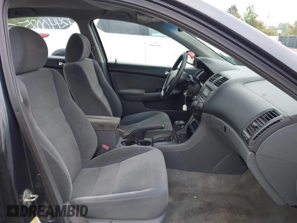 2006 Honda Accord LX with VIN 3HGCM56416G702584, listed as a IAAI auction lot 42440025 with Not provided miles and . Bid and sale history available at DreamBid. Image 5.