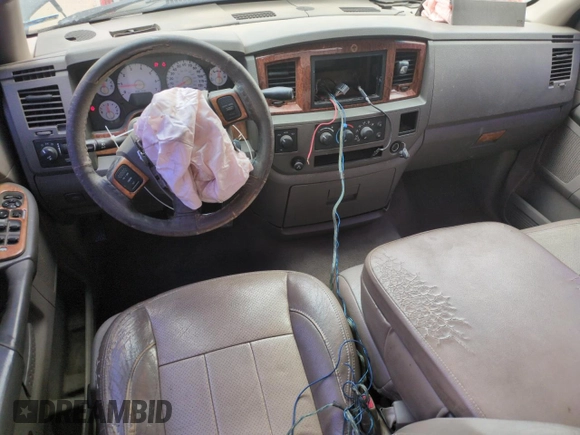 2006 Dodge 1500 SLT z VIN 1D7HU18216S566822, wystawiony jako Copart lot #52455255 z przebiegiem 142 382 mil mil oraz Szkoda całkowita • Salvage title. Historia ofert i sprzedaży dostępna na DreamBid. Obrazek 8.