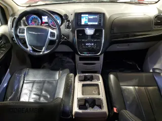2013 Chrysler Town & Country Touring z VIN 2C4RC1BG4DR759938, wystawiony jako Copart lot #54775225 z przebiegiem 168 023 mil mil oraz Szkoda całkowita • Salvage title. Historia ofert i sprzedaży dostępna na DreamBid. Obrazek 8.