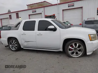 2007 Chevrolet Avalanche LTZ with VIN 3GNEC12J87G109246, listed as a IAAI auction lot 41989146 with 171,005 mi miles and . Bid and sale history available at DreamBid. Image 13.