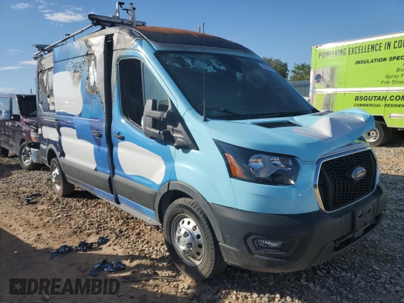 2023 Ford Transit Cargo z VIN 1FTBR2C85PKA42304, wystawiony jako Copart lot #56086564 z przebiegiem Nie podano mil oraz Szkoda całkowita • Salvage title. Historia ofert i sprzedaży dostępna na DreamBid. Obrazek 4.