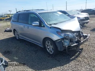 2012 Toyota Sienna SE z VIN 5TDXK3DC7CS258273, wystawiony jako IAAI lot #42444615 z przebiegiem Nie podano mil oraz . Historia ofert i sprzedaży dostępna na DreamBid. Obrazek 1.