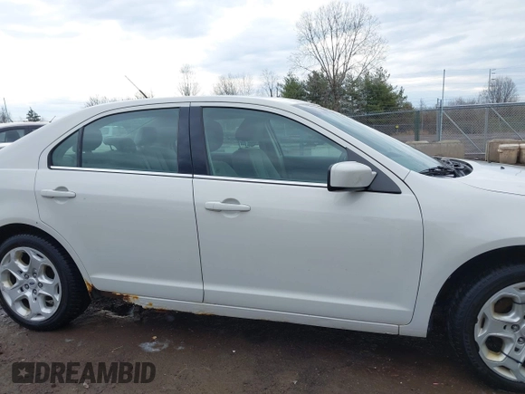 2011 Ford Fusion SE with VIN 3FAHP0HGXBR171931, listed as a IAAI auction lot 41891621 with 183,766 mi miles. Bid and sale history available at carsss.com. Image 13.