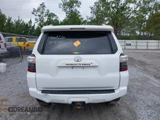 2018 Toyota 4Runner SR5 z VIN JTEBU5JR9J5610308, wystawiony jako IAAI lot #37802713 z przebiegiem 64 200 mil mil oraz . Historia ofert i sprzedaży dostępna na DreamBid. Obrazek 16.