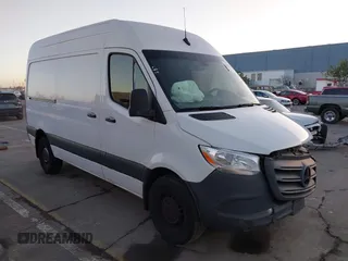 2021 Mercedes-Benz Sprinter Cargo with VIN W1Y4EBHY9MT057970, listed as a IAAI auction lot 38416320 with 32,055 mi miles. Bid and sale history available at carsss.com. Image 1.