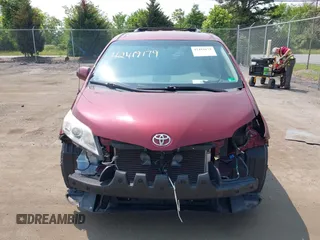 2014 Toyota Sienna LE AAS с VIN 5TDKK3DC6ES417507, выставлен на аукционе IAAI как лот 42419179 с пробегом 156 058 миль миль и . История ставок и продаж доступна на DreamBid. Изображение 13.