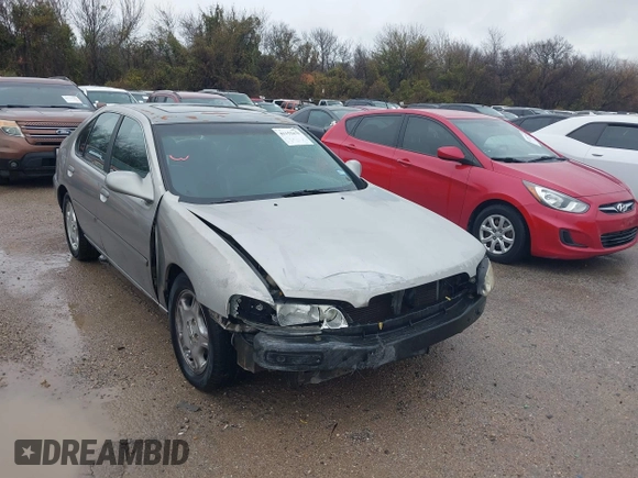 2001 Nissan Altima GXE with VIN 1N4DL01A91C226639, listed as a IAAI auction lot 41155439 with 197,939 mi miles. Bid and sale history available at carsss.com. Image 1.
