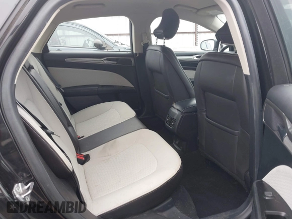 2019 Ford Fusion SE with VIN 3FA6P0HD1KR199226, listed as a IAAI auction lot 41525292 with 71,242 mi miles. Bid and sale history available at carsss.com. Image 8.