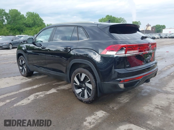 2024 Volkswagen Atlas SE с VIN 1V2HE2CA9RC258354, выставлен на аукционе IAAI как лот 42164703 с пробегом 2 470 миль миль и . История ставок и продаж доступна на DreamBid. Изображение 3.