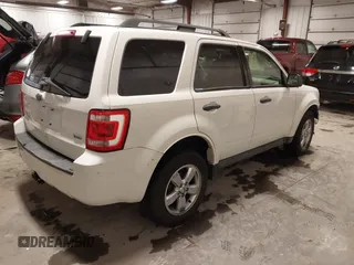 2012 Ford Escape XLT z VIN 1FMCU9DG4CKA72675, wystawiony jako IAAI lot #41212739 z przebiegiem 112 781 mil mil oraz . Historia ofert i sprzedaży dostępna na DreamBid. Obrazek 4.