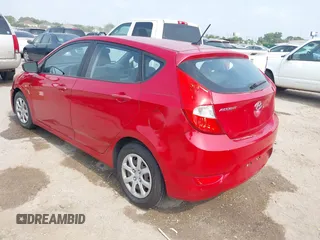 2013 Hyundai Accent GS z VIN KMHCT5AE3DU118162, wystawiony jako IAAI lot #42304964 z przebiegiem 144 815 mil mil oraz . Historia ofert i sprzedaży dostępna na DreamBid. Obrazek 3.