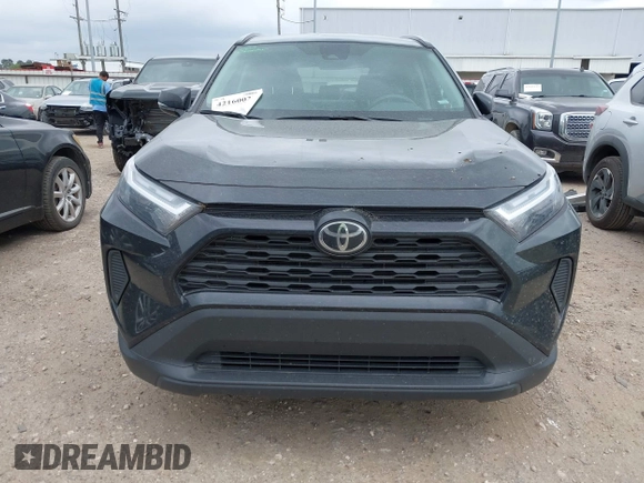 2024 Toyota RAV4 XLE with VIN 2T3P1RFV8RC440951, listed as a IAAI auction lot 42160027 with 35,000 mi miles. Bid and sale history available at carsss.com. Image 13.