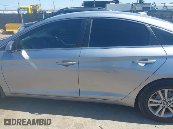 2016 Hyundai Sonata SE with VIN 5NPE24AF0GH340000, listed as a IAAI auction lot 41945609 with 160,043 mi miles and . Bid and sale history available at carsss.com. Image 15.