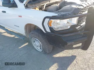 2022 Ram 2500 Tradesman with VIN 3C6UR5HJ4NG130956, listed as a IAAI auction lot 41934589 with 117,963 mi miles. Bid and sale history available at carsss.com. Image 6.