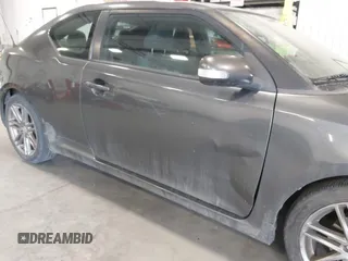2011 Scion tC z VIN JTKJF5C79B3008777, wystawiony jako IAAI lot #41872563 z przebiegiem 149 715 mil mil oraz . Historia ofert i sprzedaży dostępna na DreamBid. Obrazek 6.