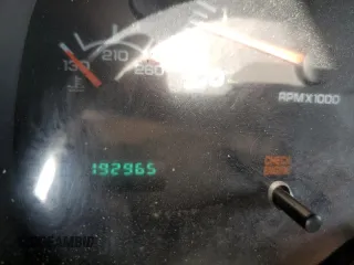 1999 Dodge Dakota SLT z VIN 1B7FL26X3XS170126, wystawiony jako Copart lot #54621095 z przebiegiem 192 965 mil mil oraz Szkoda całkowita • Salvage title. Historia ofert i sprzedaży dostępna na DreamBid. Obrazek 9.