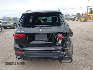 2023 Mercedes-Benz GLB 250 z VIN W1N4M4GB9PW334564, wystawiony jako IAAI lot #41578492 z przebiegiem 15 230 mil mil oraz . Historia ofert i sprzedaży dostępna na DreamBid. Obrazek 16.