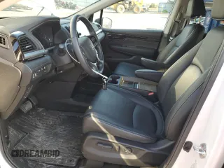 2024 Honda Odyssey Touring z VIN 5FNRL6H82RB039313, wystawiony jako Copart lot #52632005 z przebiegiem 18 447 mil mil oraz Szkoda całkowita • Salvage title. Historia ofert i sprzedaży dostępna na DreamBid. Obrazek 7.