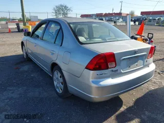 2002 Honda Civic EX with VIN 2HGES26752H548690, listed as a IAAI auction lot 42024682 with 226,881 mi miles. Bid and sale history available at carsss.com. Image 3.