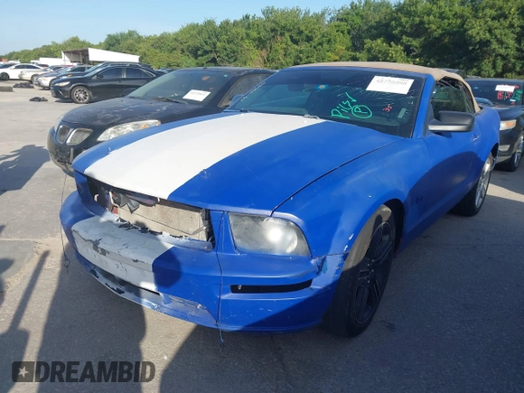 2006 Ford Mustang GT Deluxe z VIN 1ZVHT85H865217375, wystawiony jako IAAI lot #42770588 z przebiegiem Nie podano mil oraz . Historia ofert i sprzedaży dostępna na DreamBid. Obrazek 17.