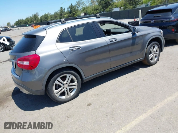 2017 Mercedes-Benz GLA 250 z VIN WDCTG4EB6HJ303262, wystawiony jako IAAI lot #42236512 z przebiegiem 59 681 mil mil oraz . Historia ofert i sprzedaży dostępna na DreamBid. Obrazek 4.