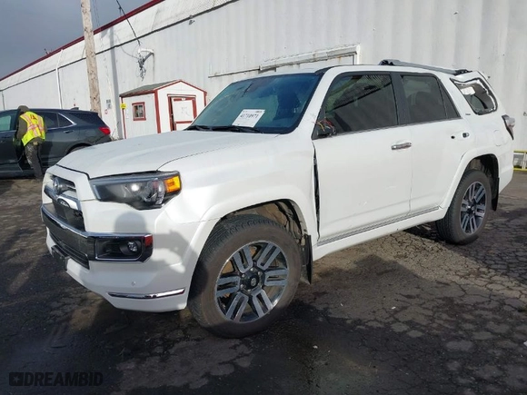 2024 Toyota 4Runner Limited with VIN JTEKU5JR3R6215000, listed as a IAAI auction lot 41710971 with 9,119 mi miles. Bid and sale history available at carsss.com. Image 2.