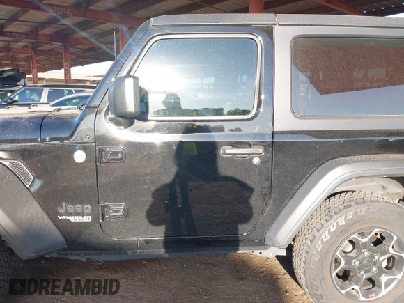2021 Jeep Wrangler Sport S with VIN 1C4GJXAN5MW725966, listed as a IAAI auction lot 41144645 with 38,286 mi miles and . Bid and sale history available at DreamBid. Image 14.