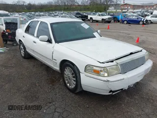 2009 Mercury Grand Marquis LS with VIN 2MEHM75V19X608157, listed as a IAAI auction lot 41839999 with 171,739 mi miles. Bid and sale history available at carsss.com. Image 1.