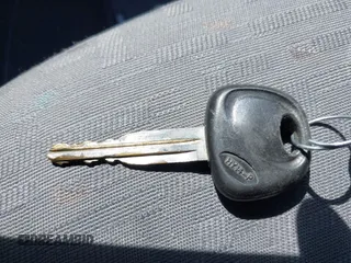 2005 Hyundai Accent GLS с VIN KMHCG45C55U614718, выставлен на аукционе IAAI как лот 41787587 с пробегом 135 448 миль миль и . История ставок и продаж доступна на DreamBid. Изображение 11.