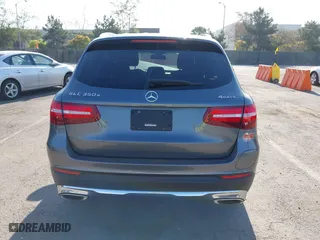 2019 Mercedes-Benz GLC with VIN WDC0G5EB5KF606374, listed as a IAAI auction lot 41987972 with 59,368 mi miles. Bid and sale history available at carsss.com. Image 17.