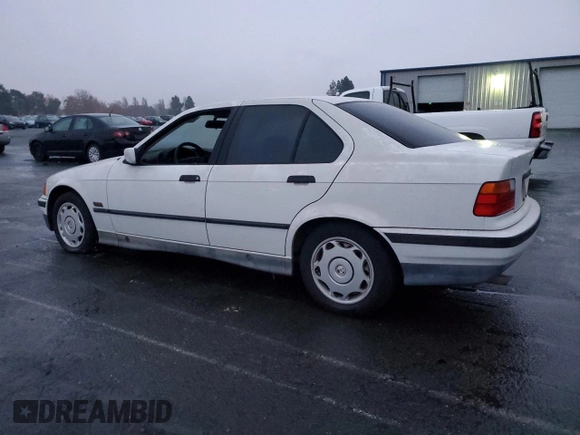 1995 BMW 3 Series z VIN WBACA532XSFG13649, wystawiony jako Copart lot #82580054 z przebiegiem Nie podano mil oraz Czysty tytuł • Clean title. Historia ofert i sprzedaży dostępna na DreamBid. Obrazek 2.