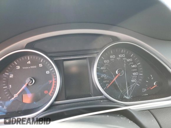 2014 Audi Q7 Premium Plus z VIN WA1LGAFE9ED017293, wystawiony jako Copart lot #58902235 z przebiegiem Nie podano mil oraz Szkoda całkowita • Salvage title. Historia ofert i sprzedaży dostępna na DreamBid. Obrazek 9.