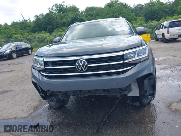 2021 Volkswagen Atlas SE with VIN 1V2PE2CA2MC207444, listed as a IAAI auction lot 42268653 with 70,202 mi miles and . Bid and sale history available at DreamBid. Image 12.