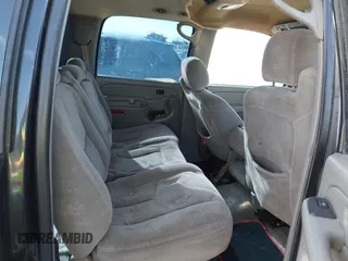 2004 Chevrolet Suburban LS with VIN 3GNEC16Z64G205467, listed as a IAAI auction lot 41294298 with 224,439 mi miles. Bid and sale history available at carsss.com. Image 8.