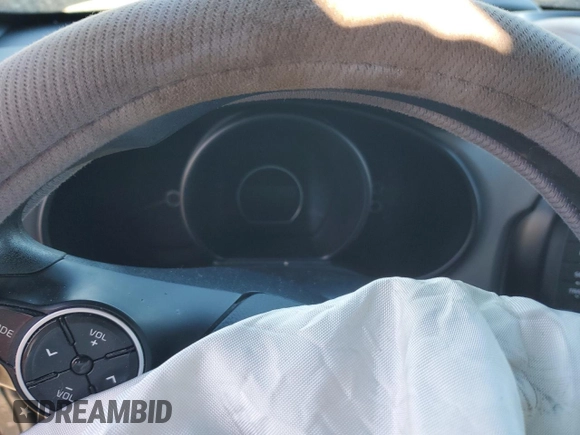 2019 Kia Soul z VIN KNDJN2A23K7694887, wystawiony jako Copart lot #49409285 z przebiegiem Nie podano mil oraz Szkoda całkowita • Salvage title. Historia ofert i sprzedaży dostępna na DreamBid. Obrazek 9.