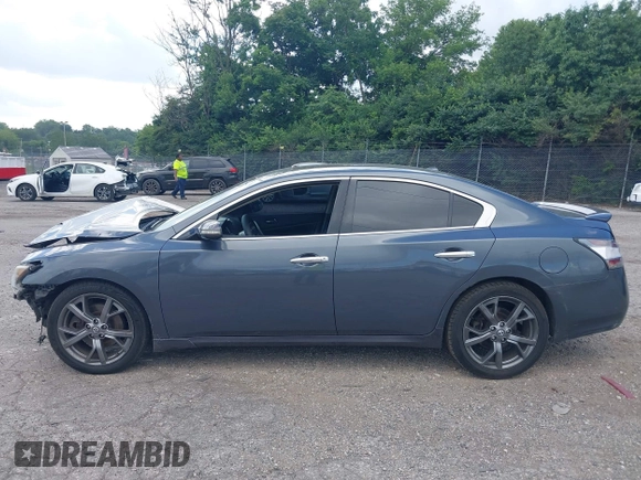 2013 Nissan Maxima SV z VIN 1N4AA5AP8DC838720, wystawiony jako IAAI lot #42653167 z przebiegiem 157 203 mil mil oraz . Historia ofert i sprzedaży dostępna na DreamBid. Obrazek 14.