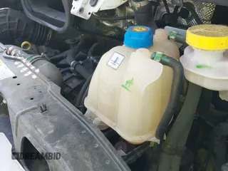 2022 Ram ProMaster Cargo z VIN 3C6LRVBG7NE109619, wystawiony jako IAAI lot #42807528 z przebiegiem 66 339 mil mil oraz . Historia ofert i sprzedaży dostępna na DreamBid. Obrazek 19.