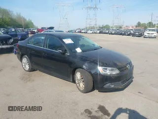 2013 Volkswagen Jetta TDI w/Premium с VIN 3VWLL7AJ5DM390579, выставлен на аукционе IAAI как лот 42112031 с пробегом 134 995 миль миль и . История ставок и продаж доступна на DreamBid. Изображение 1.