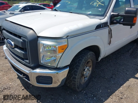 2015 Ford F-250 XLT z VIN 1FT7X2A6XFEB14897, wystawiony jako IAAI lot #42218738 z przebiegiem Nie podano mil oraz . Historia ofert i sprzedaży dostępna na DreamBid. Obrazek 6.
