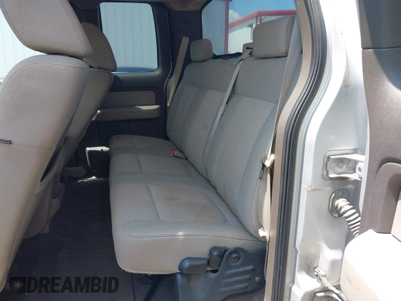 2009 Ford F-150 STX z VIN 1FTRX12829KB84659, wystawiony jako IAAI lot #42810439 z przebiegiem 243 172 mil mil oraz . Historia ofert i sprzedaży dostępna na DreamBid. Obrazek 8.