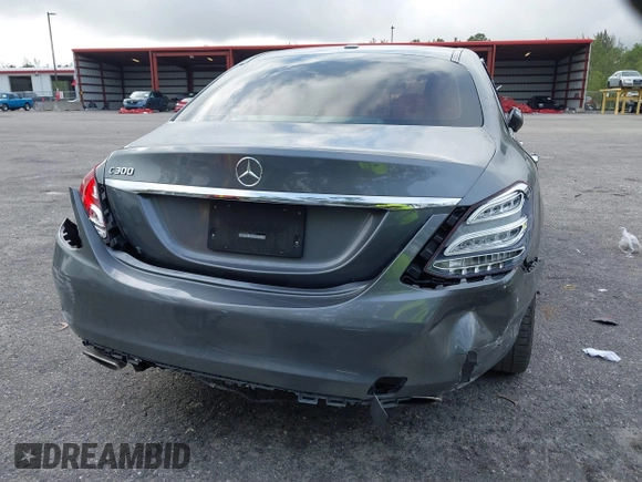 2018 Mercedes-Benz C 300 with VIN 55SWF4JBXJU265610, listed as a IAAI auction lot 41626070 with 46,071 mi miles and . Bid and sale history available at DreamBid. Image 17.