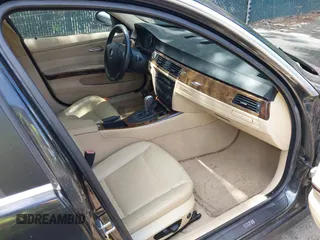2006 BMW 3 Series 330i with VIN WBAVB33526KS32960, listed as a IAAI auction lot 42799135 with 150,736 mi miles and . Bid and sale history available at DreamBid. Image 5.