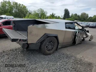 2024 Tesla Cybertruck z VIN 7G2CEHEDXRA013484, wystawiony jako Copart lot #68049444 z przebiegiem 2869 mil mil oraz Szkody całkowita. Historia ofert i sprzedaży dostępna na DreamBid. Obrazek 3.