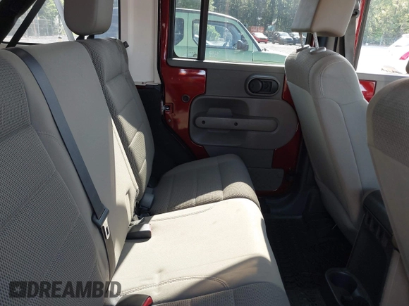 2007 Jeep Wrangler Unlimited Sahara с VIN 1J8GA59187L211825, выставлен на аукционе IAAI как лот 42313099 с пробегом 107 554 миль миль и . История ставок и продаж доступна на DreamBid. Изображение 8.