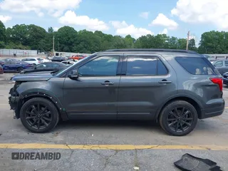 2018 Ford Explorer XLT z VIN 1FM5K7D83JGC51303, wystawiony jako IAAI lot #42456171 z przebiegiem 110 155 mil mil oraz . Historia ofert i sprzedaży dostępna na DreamBid. Obrazek 15.